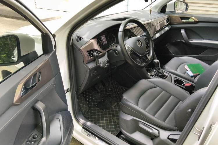 Used Volkswagen Tharu 2022 280TSI Two-Wheel Drive Comfort Edition Driver Seat