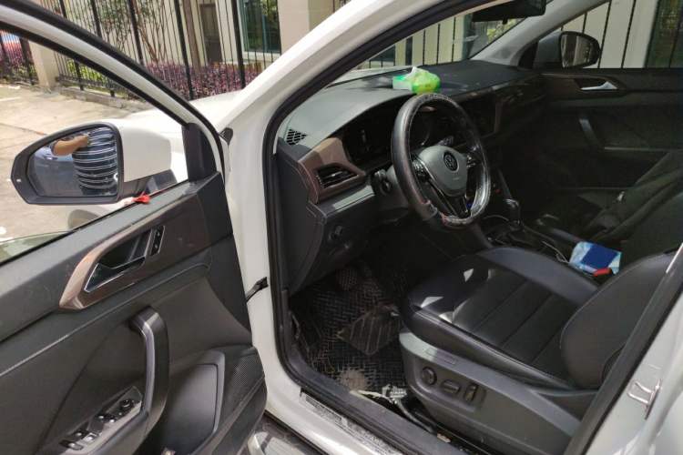 Used Volkswagen Tharu 2022 280TSI Two-Wheel-Drive Luxury Edition Driver Seat