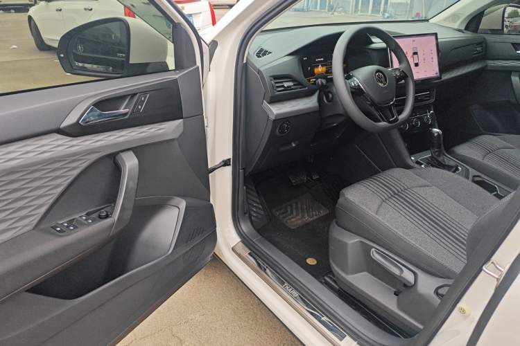 Used Volkswagen Tharu 2022 280TSI Two-Wheel Drive Trend Edition Driver Seat