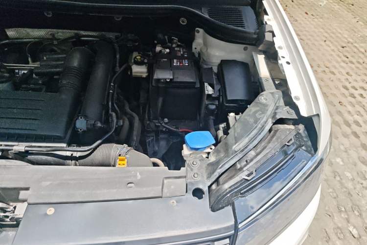 Used Volkswagen Tharu 2022 280TSI Two-Wheel Drive Comfort Edition Engine Bay Left