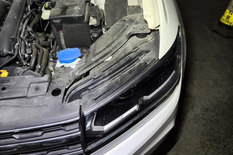 Used Volkswagen Tharu 2022 280TSI Two-Wheel-Drive Luxury Edition Engine Bay Left