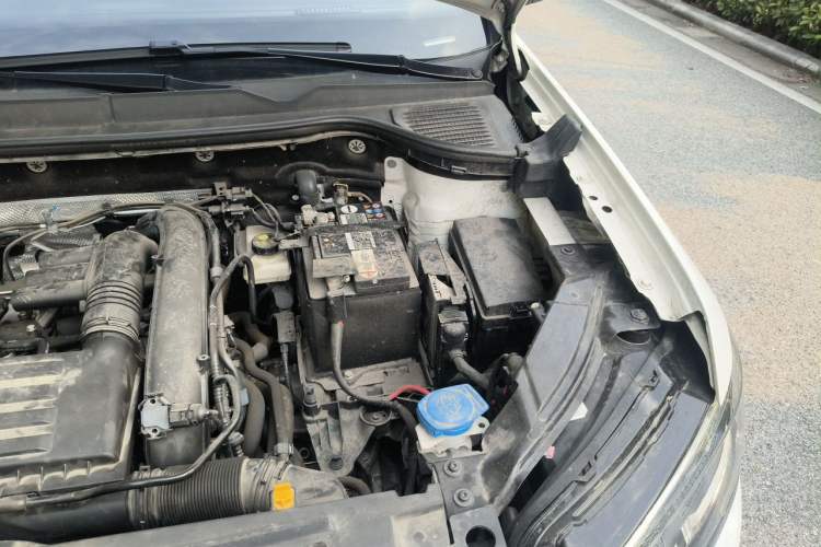 Used Volkswagen Tharu 2022 280TSI Two-Wheel-Drive Luxury Edition Engine Bay Left