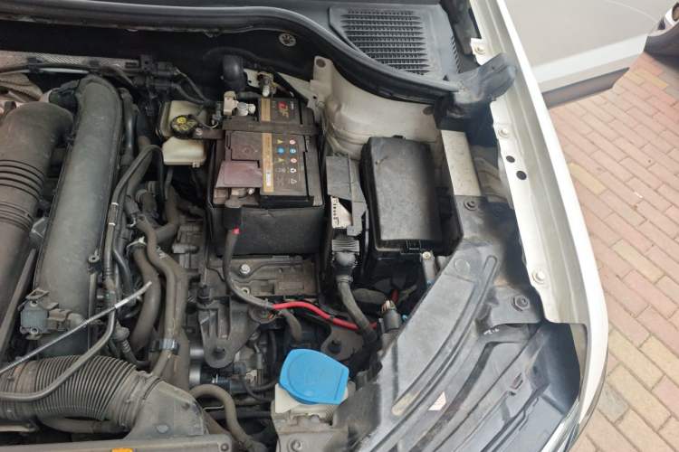 Used Volkswagen Tharu 2022 280TSI Two-Wheel-Drive Luxury Edition Engine Bay Left