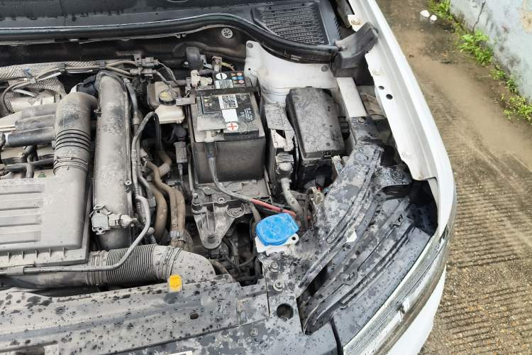 Used Volkswagen Tharu 2022 280TSI Two-Wheel-Drive Luxury Edition Engine Bay Left