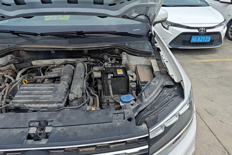 Used Volkswagen Tharu 2022 280TSI Two-Wheel Drive Trend Edition Engine Bay Left