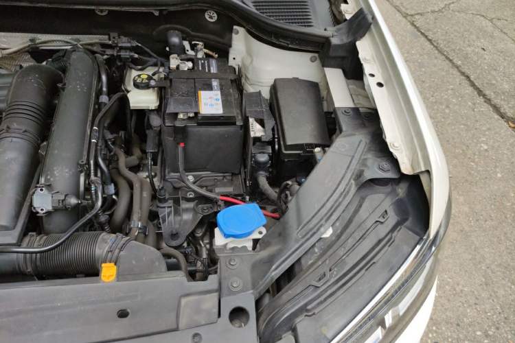 Used Volkswagen Tharu 2022 280TSI Two-Wheel-Drive Luxury Edition Engine Bay Left