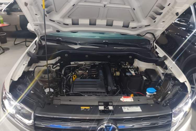 Used Volkswagen Tharu 2022 280TSI Two-Wheel-Drive Luxury Edition Engine Bay
