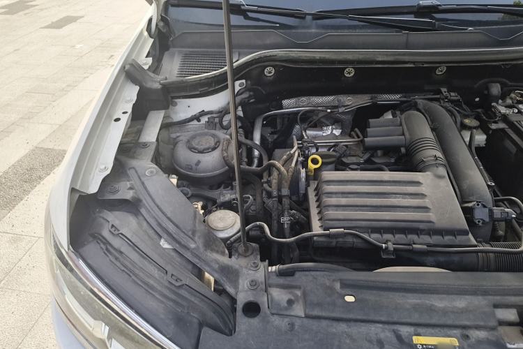 Used Volkswagen Tharu 2022 280TSI Two-Wheel-Drive Luxury Edition Engine Bay Right