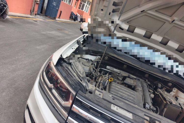 Used Volkswagen Tharu 2022 280TSI Two-Wheel-Drive Luxury Edition Engine Bay Right