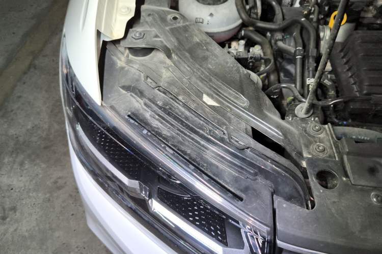 Used Volkswagen Tharu 2022 280TSI Two-Wheel-Drive Luxury Edition Engine Bay Right