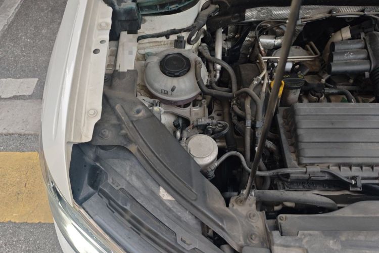 Used Volkswagen Tharu 2022 280TSI Two-Wheel-Drive Luxury Edition Engine Bay Right