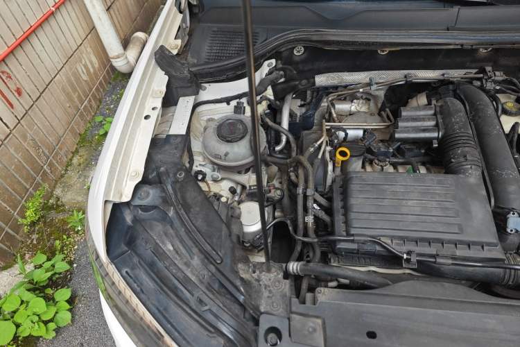 Used Volkswagen Tharu 2022 280TSI Two-Wheel Drive Comfort Edition Engine Bay Right