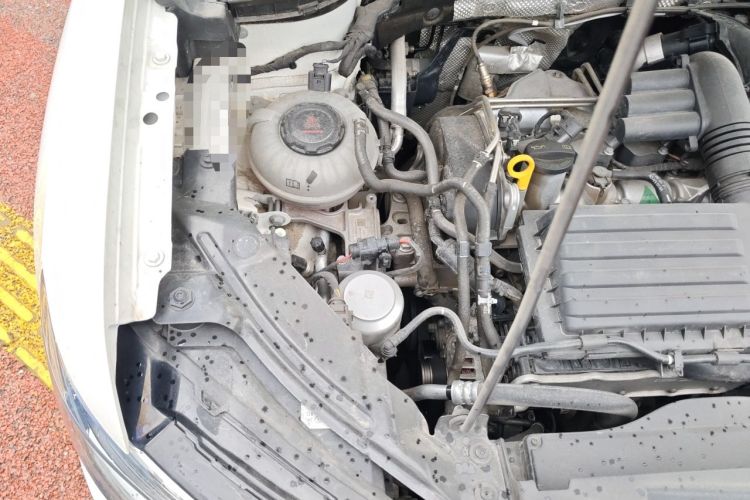 Used Volkswagen Tharu 2022 280TSI Two-Wheel-Drive Luxury Edition Engine Bay Right