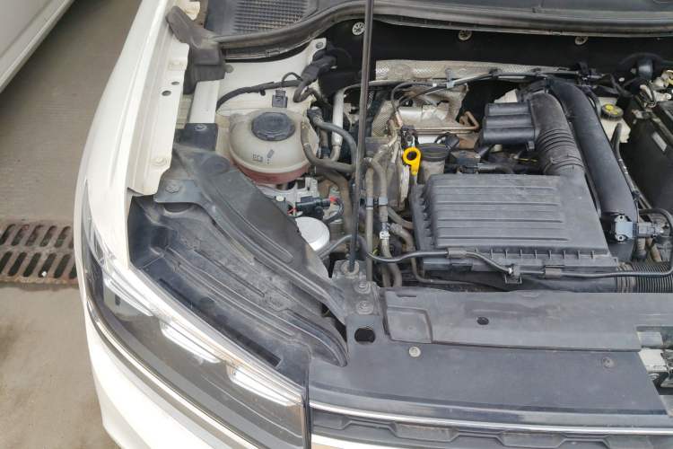 Used Volkswagen Tharu 2022 280TSI Two-Wheel Drive Trend Edition Engine Bay Right