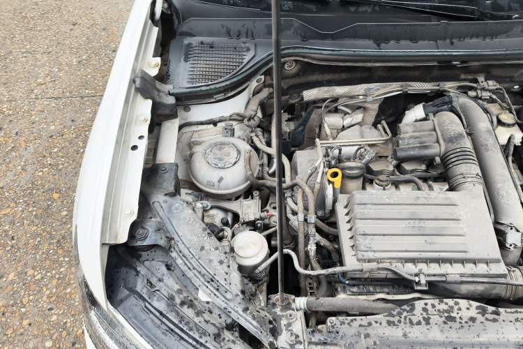 Used Volkswagen Tharu 2022 280TSI Two-Wheel-Drive Luxury Edition Engine Bay Right