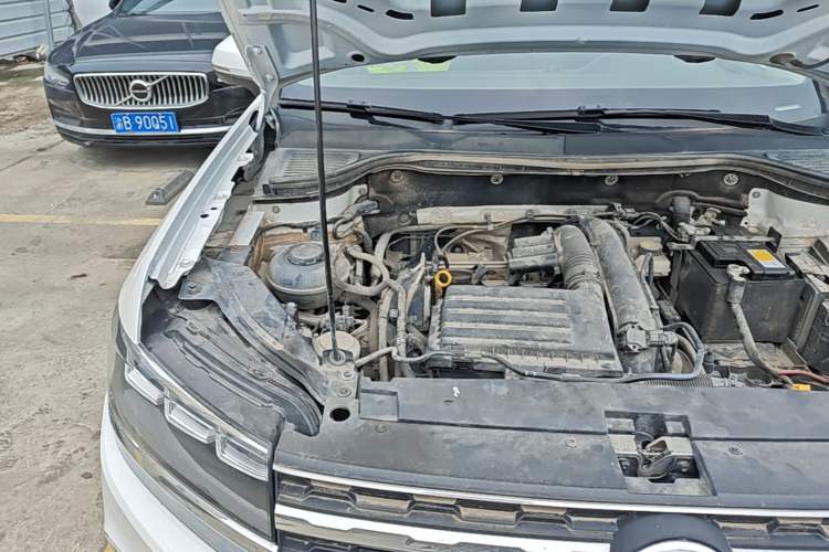 Used Volkswagen Tharu 2022 280TSI Two-Wheel Drive Trend Edition Engine Bay Right