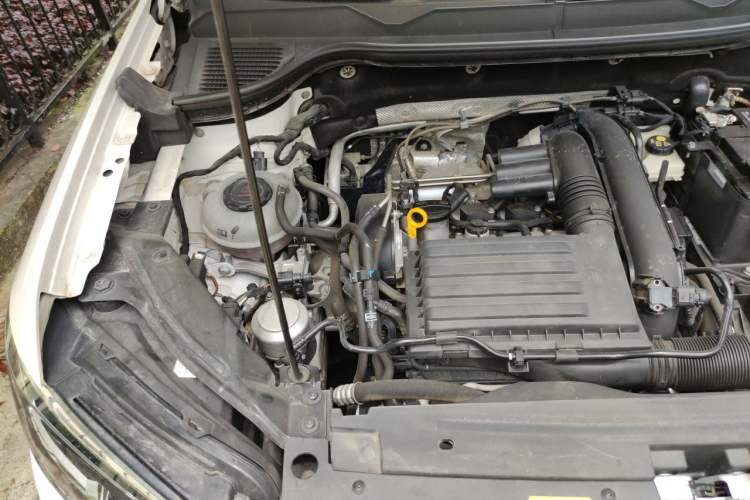 Used Volkswagen Tharu 2022 280TSI Two-Wheel-Drive Luxury Edition Engine Bay Right