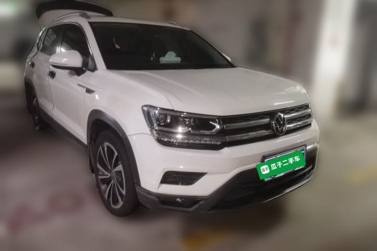 Used Volkswagen Tharu 2022 280TSI Two-Wheel-Drive Luxury Edition Front Right 45 Deg
