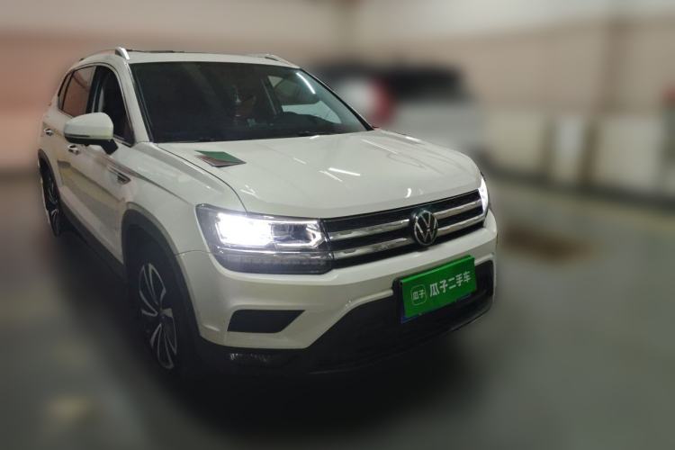 Used Volkswagen Tharu 2022 280TSI Two-Wheel-Drive Luxury Edition Front Right 45 Deg