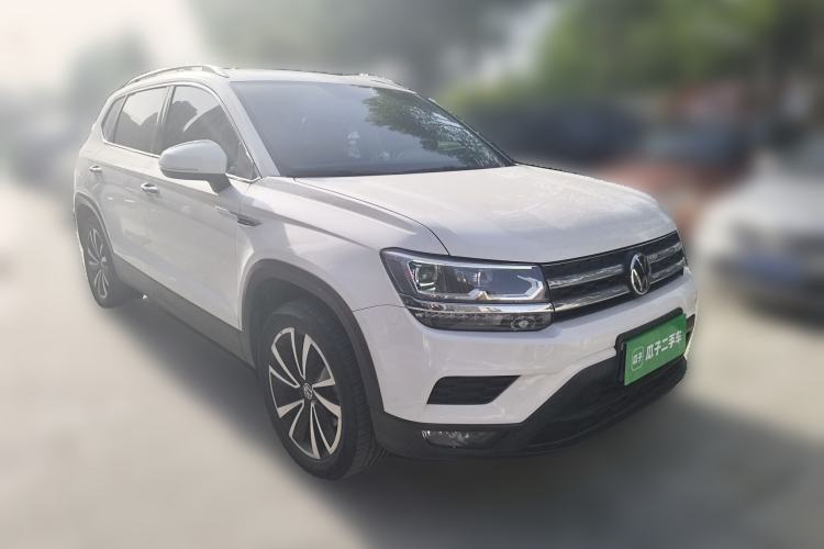 Used Volkswagen Tharu 2022 280TSI Two-Wheel-Drive Luxury Edition Front Right 45 Deg