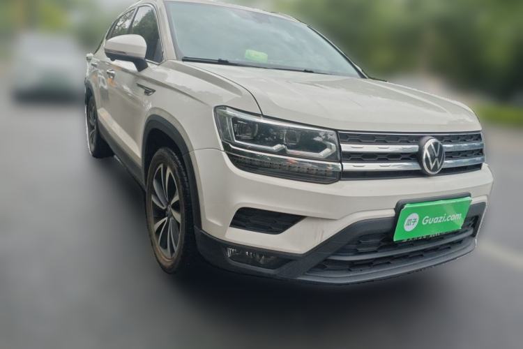 Used Volkswagen Tharu 2022 280TSI Two-Wheel-Drive Luxury Edition Front Right 45 Deg