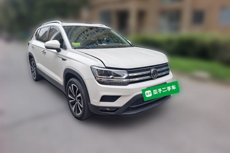 Used Volkswagen Tharu 2022 280TSI Two-Wheel-Drive Luxury Edition Front Right 45 Deg
