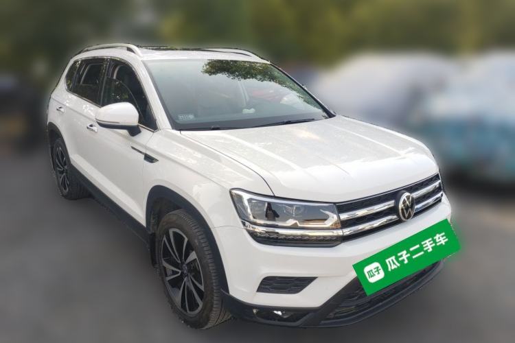 Used Volkswagen Tharu 2022 280TSI Two-Wheel-Drive Luxury Edition Front Right 45 Deg