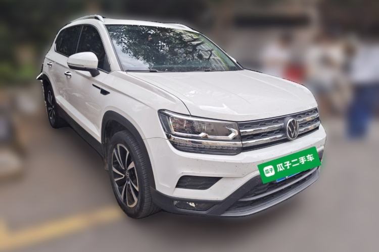 Used Volkswagen Tharu 2022 280TSI Two-Wheel-Drive Luxury Edition Front Right 45 Deg