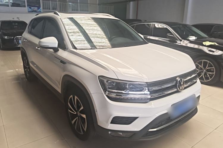 Used Volkswagen Tharu 2022 280TSI Two-Wheel-Drive Luxury Edition Front Right 45 Deg