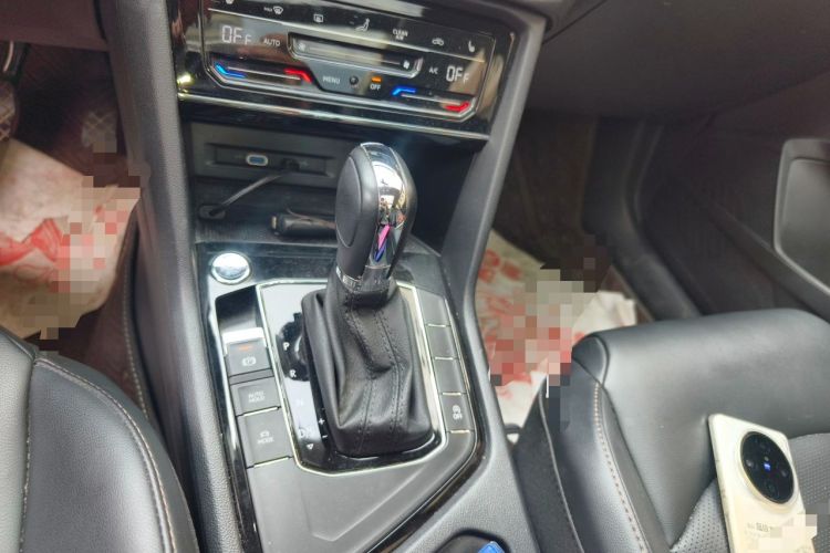 Used Volkswagen Tharu 2022 280TSI Two-Wheel-Drive Luxury Edition Gear Lever