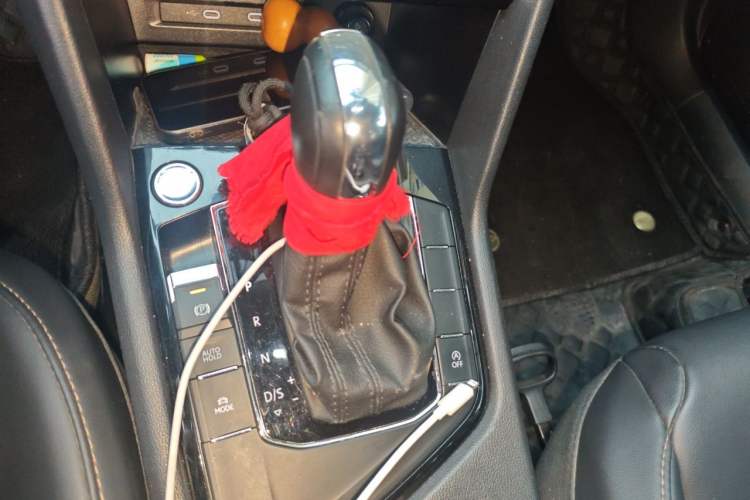 Used Volkswagen Tharu 2022 280TSI Two-Wheel-Drive Luxury Edition Gear Lever