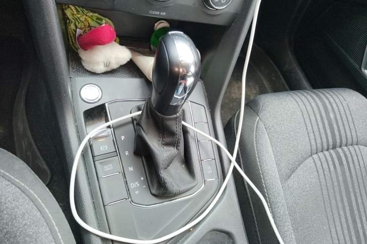Used Volkswagen Tharu 2022 280TSI Two-Wheel Drive Trend Edition Gear Lever