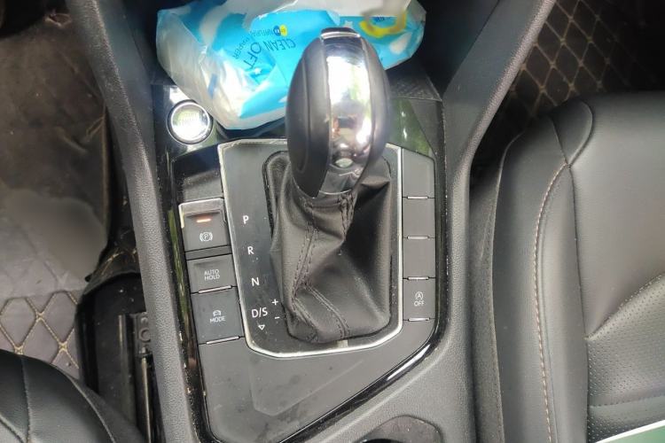 Used Volkswagen Tharu 2022 280TSI Two-Wheel-Drive Luxury Edition Gear Lever