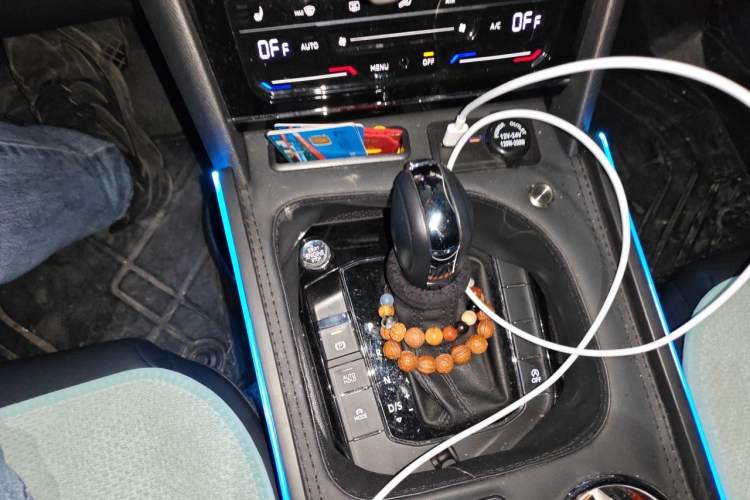 Used Volkswagen Tharu 2022 280TSI Two-Wheel-Drive Luxury Edition Gear Lever