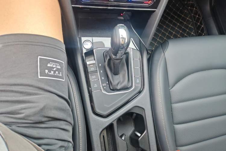 Used Volkswagen Tharu 2022 330TSI Four-Wheel Drive Luxury Edition Gear Lever