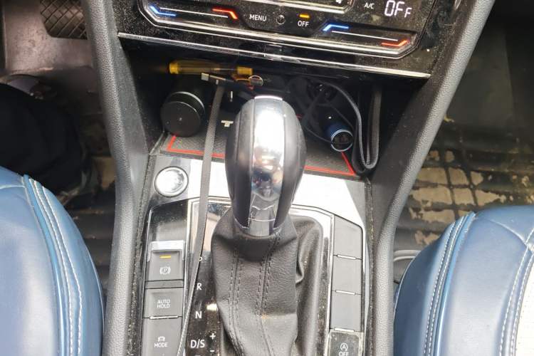 Used Volkswagen Tharu 2022 280TSI Two-Wheel-Drive Luxury Edition Gear Lever