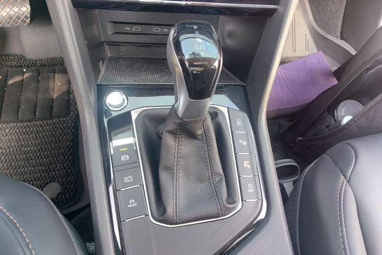 Used Volkswagen Tharu 2022 330TSI Four-Wheel Drive Luxury Edition Gear Lever