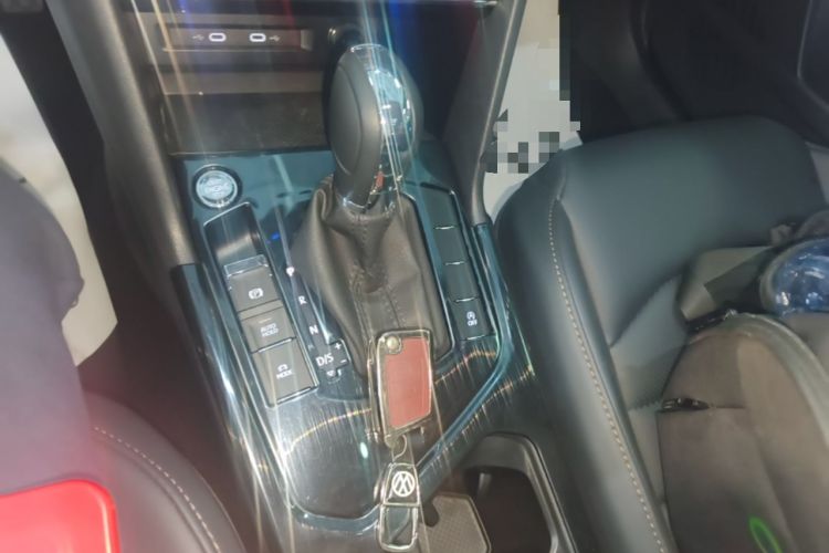 Used Volkswagen Tharu 2022 280TSI Two-Wheel-Drive Luxury Edition Gear Lever