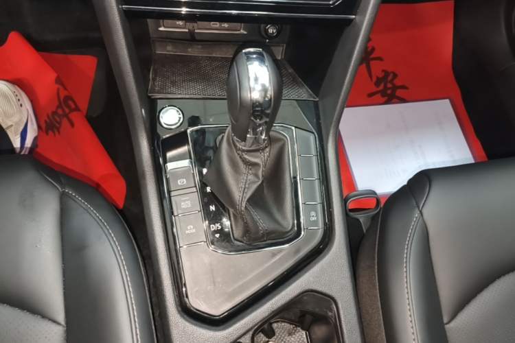 Used Volkswagen Tharu 2022 330TSI Four-Wheel Drive Luxury Edition Gear Lever