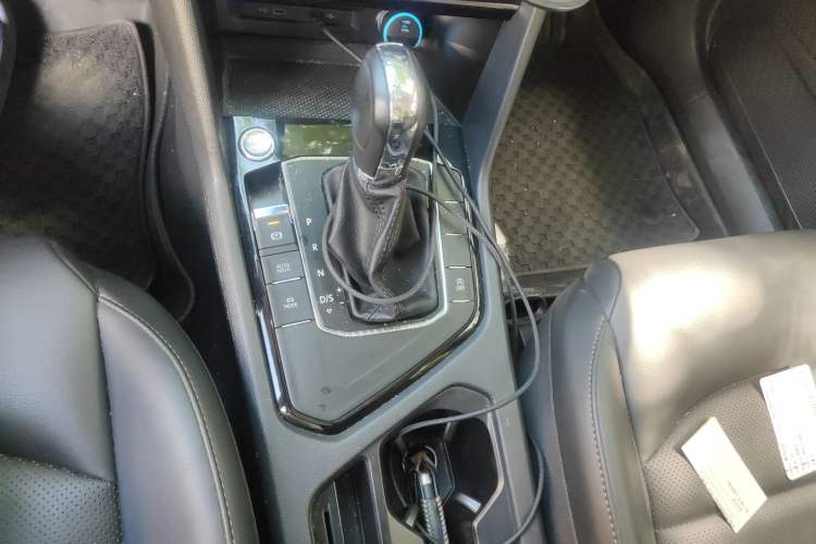 Used Volkswagen Tharu 2022 280TSI Two-Wheel-Drive Luxury Edition Gear Lever