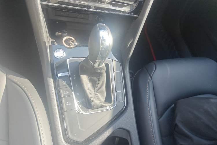 Used Volkswagen Tharu 2022 330TSI Four-Wheel Drive Luxury Edition Gear Lever