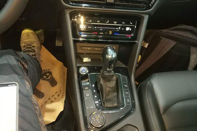 Used Volkswagen Tharu 2022 330TSI Four-Wheel Drive Flagship Edition Gear Lever