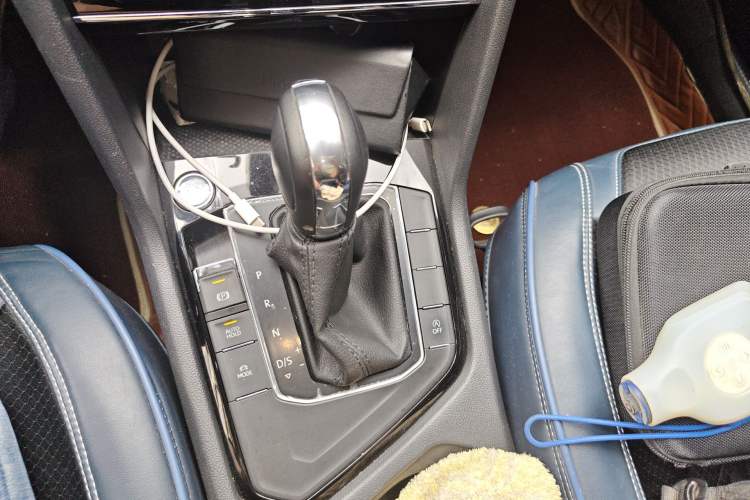 Used Volkswagen Tharu 2022 280TSI Two-Wheel-Drive Luxury Edition Gear Lever