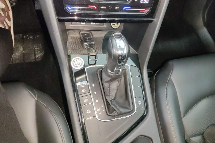 Used Volkswagen Tharu 2022 330TSI Four-Wheel Drive Luxury Edition Gear Lever