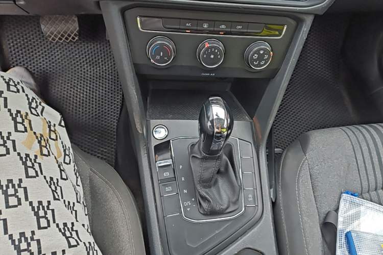 Used Volkswagen Tharu 2022 280TSI Two-Wheel Drive Trend Edition Gear Lever