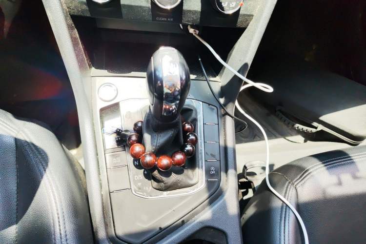 Used Volkswagen Tharu 2022 280TSI Two-Wheel Drive Trend Edition Gear Lever