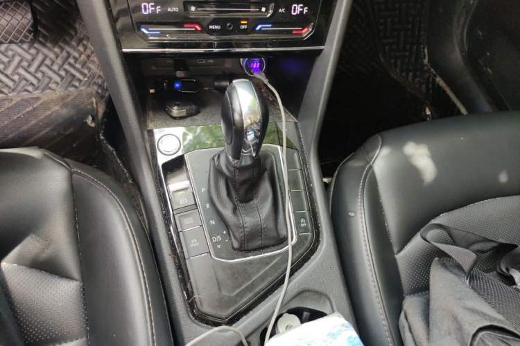 Used Volkswagen Tharu 2022 280TSI Two-Wheel-Drive Luxury Edition Gear Lever