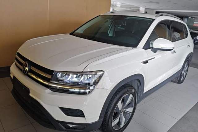 Volkswagen Tharu 2022 280TSI Two-Wheel Drive Comfort Edition с пробегом