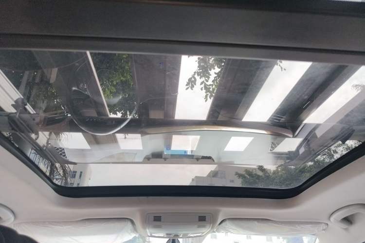 Used Volkswagen Tharu 2022 280TSI Two-Wheel-Drive Luxury Edition Headliner