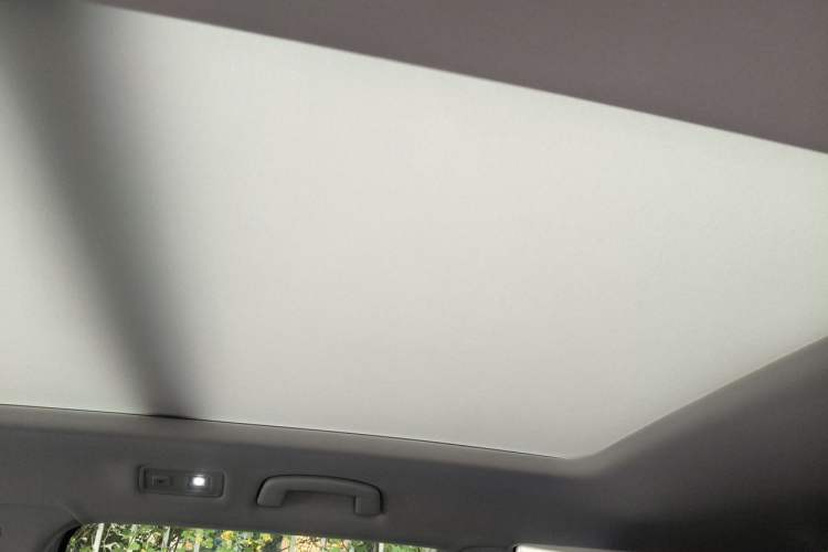 Used Volkswagen Tharu 2022 280TSI Two-Wheel-Drive Luxury Edition Headliner